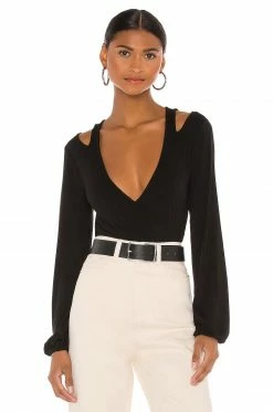 Cheapest โค๏ธ H:ours Cut Out Nikkie Top In Black ๐